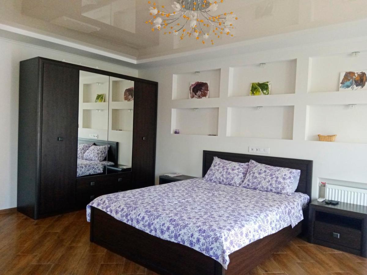 1-Room Studio Center Cherkasy Exterior photo